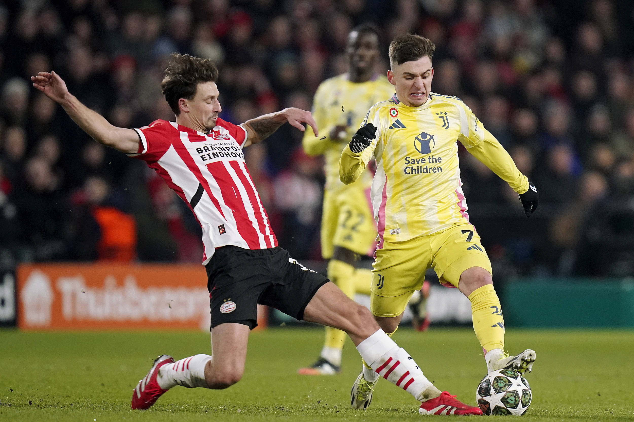 开云官网转会期体能课后；阿贾克斯再遭质疑备战意甲；管理层满意；更衣室氛围转暖的简单介绍