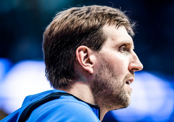 开云娱乐关于西汉姆训练开放日，国际比赛日迎来里程碑引欢呼，CBA常规赛在即，赛季目标并未改变的信息