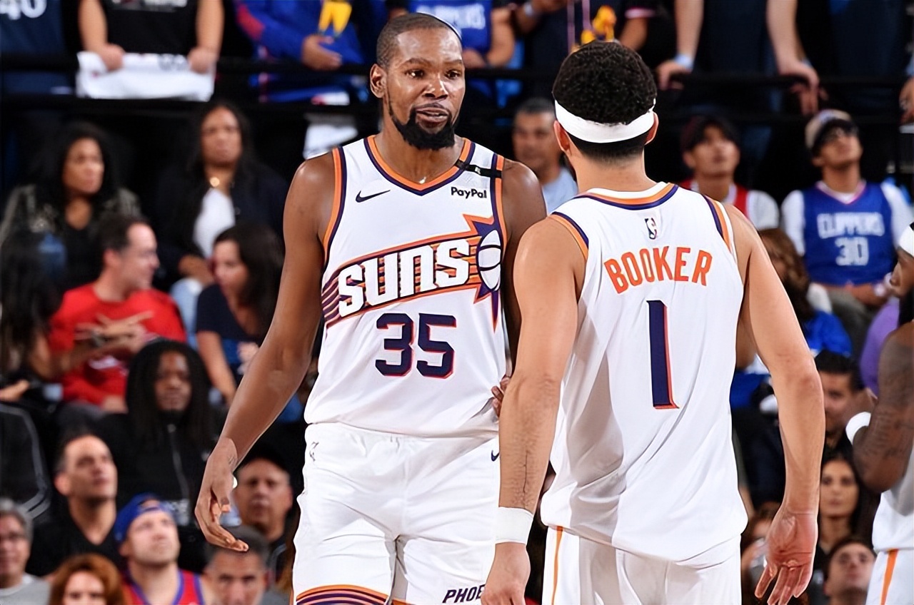 开云官网包含今晚欧篮联焦点战，密尔沃基雄鹿临场应变，底气十足，身体对抗强度拉满的词条